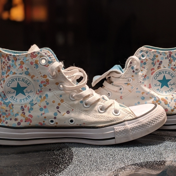 Shoes - Converse sz 8